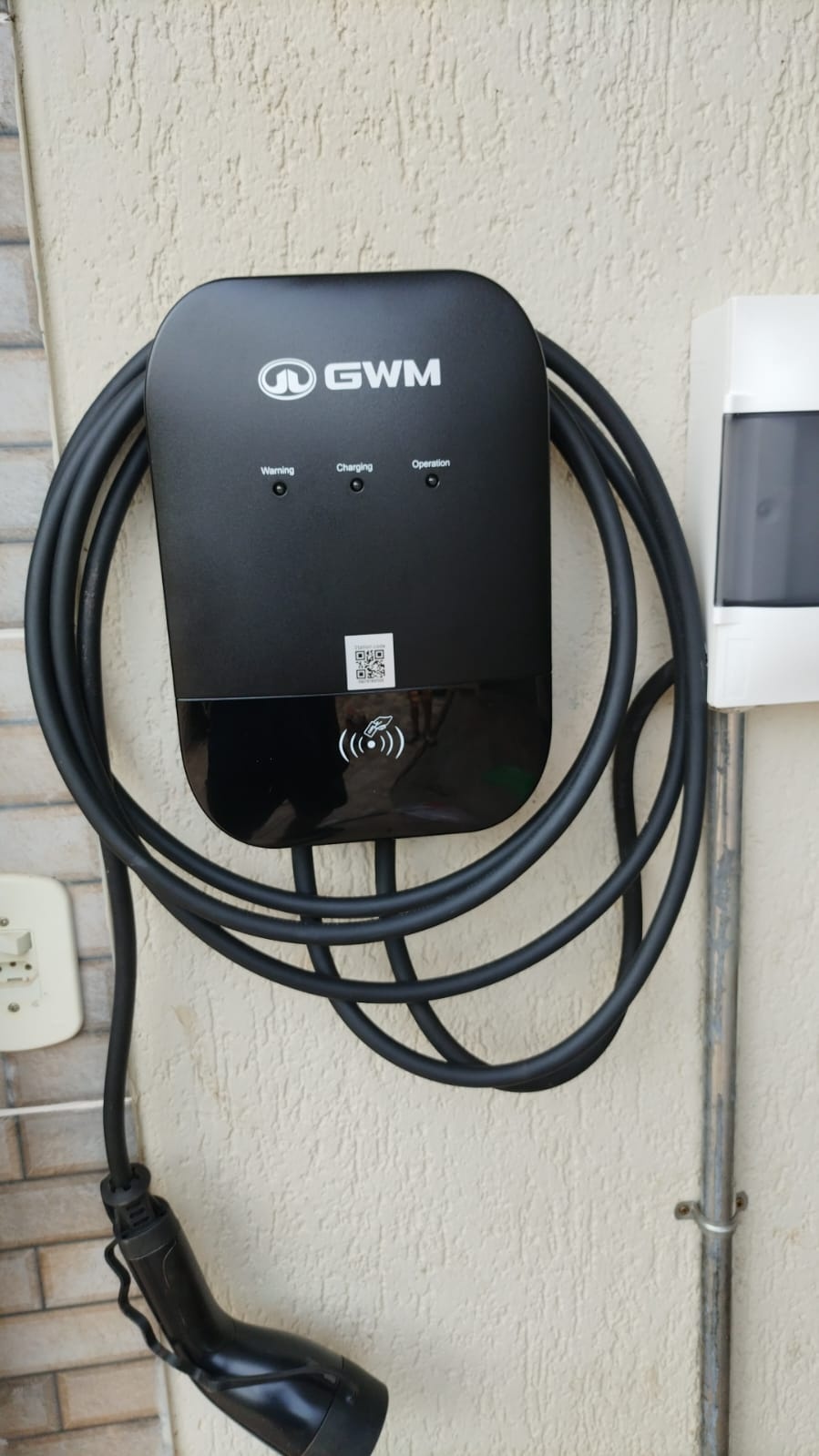 Carregador wallbox instalado em garagem residencial em Brasilia DF